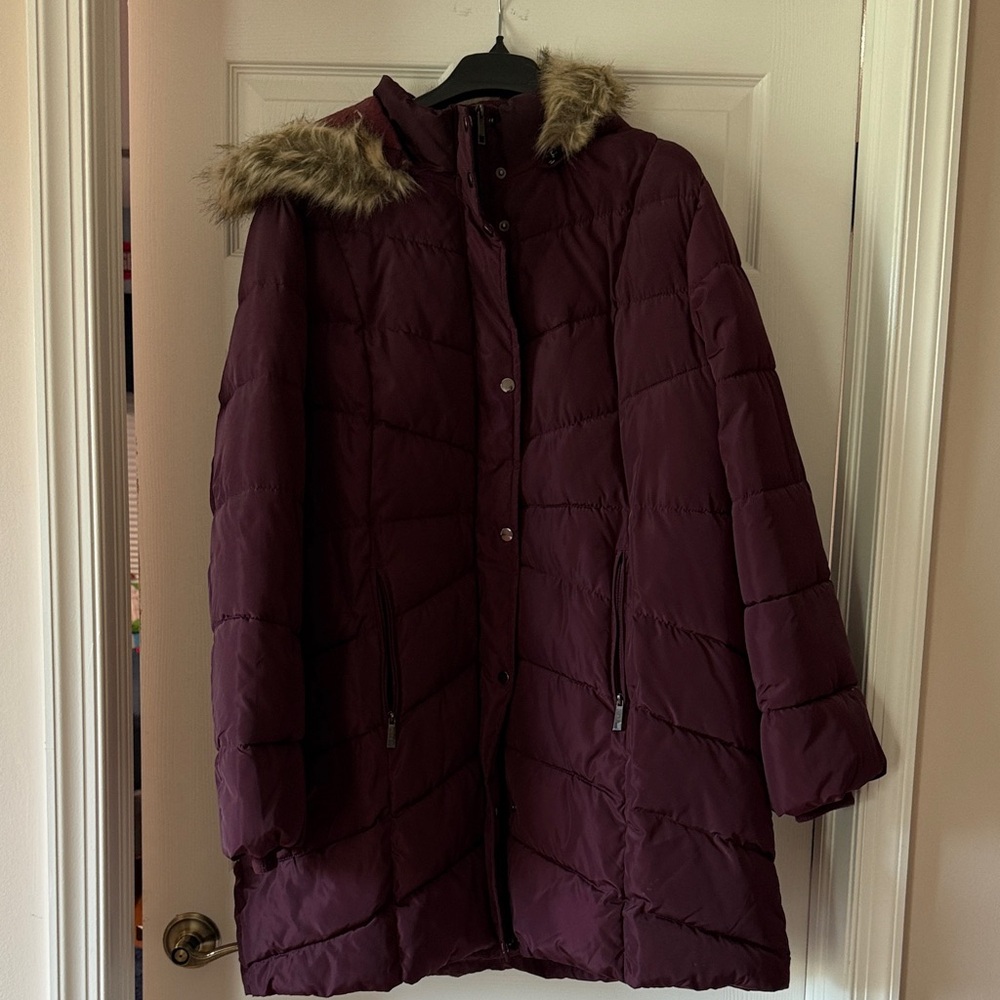 Simply Styled Women's Burgundy Puffer Coat with Faux Fur Hood